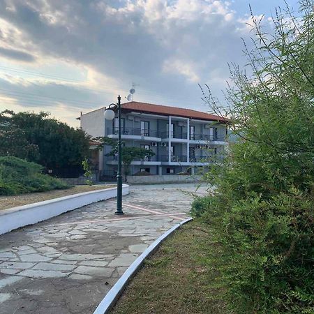 Thea Comfy Living Aparthotel Vrasná Exteriör bild