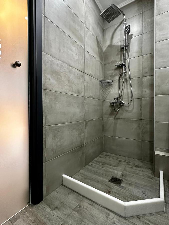 Thea Comfy Living Aparthotel Vrasná Exteriör bild