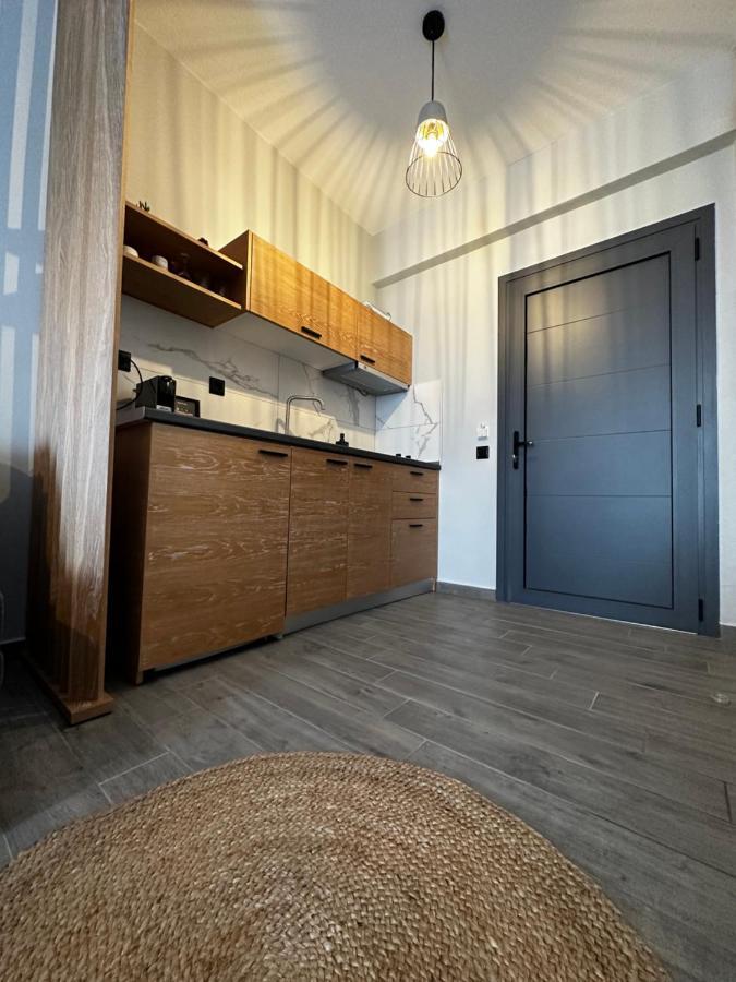 Thea Comfy Living Aparthotel Vrasná Exteriör bild