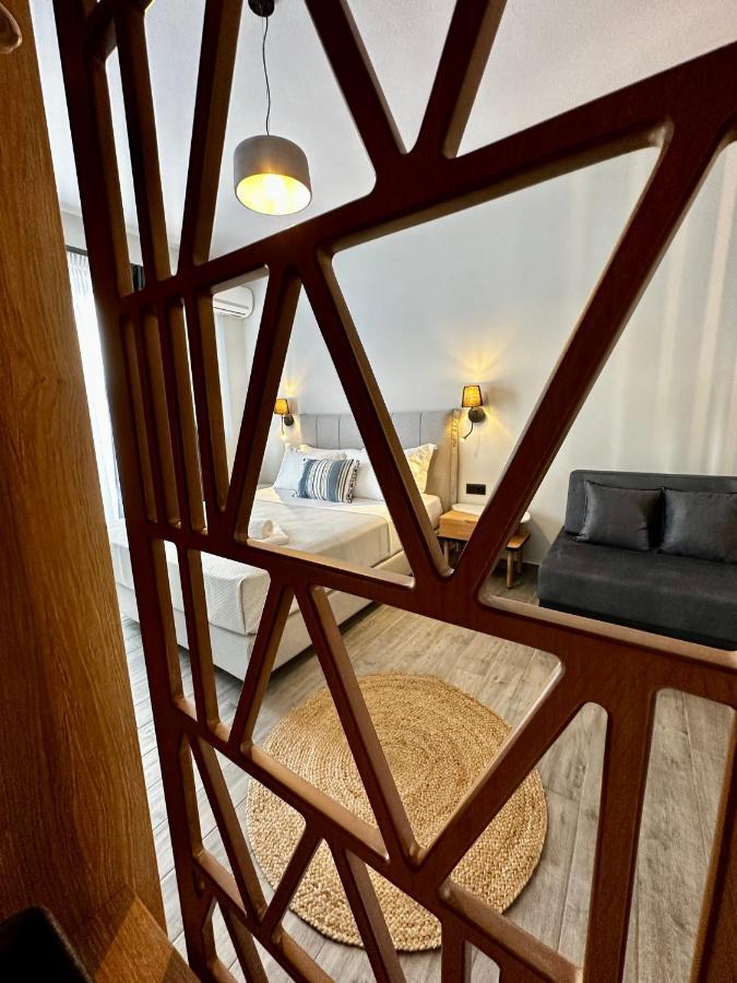 Thea Comfy Living Aparthotel Vrasná Exteriör bild